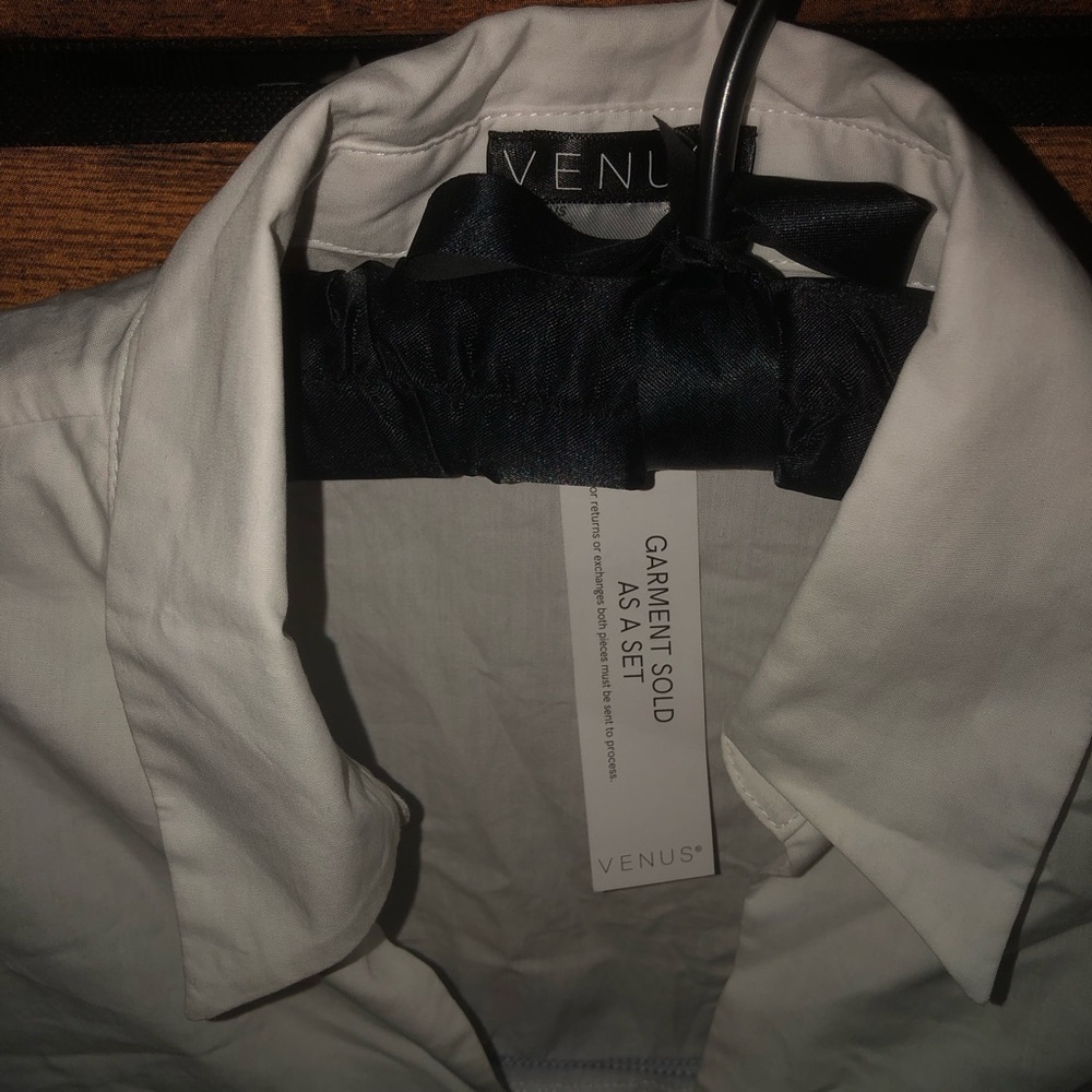 VENUS Black Velvet and White Flare Top - Picture 6 of 16